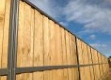 Kwikfynd Lap and Cap Timber Fencing
finnie